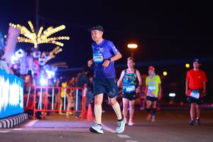 BIB: 1770
                            <button type="button" onclick="openModal(22986174)" class="btn btn-primary btn-sm float-right btn-popup" data-toggle="modal" data-target=".modal-high-quality">
                        <i class="fas fa-shopping-cart"></i> Add to Cart
                    </button>
                                            <button type="button" onclick="isThisMe(22986174, true)" class="btn btn-success btn-sm float-right btn-popup btn-isme hidden" data-toggle="tooltip" data-placement="bottom" title="นี่คือรูปของคุณใช่ไหม คลิกที่นี่เพื่อเอาเข้าอัลบั้ม">
                        <i class="fas fa-plus"></i> Add to album
                    </button>
                    <button type="button" onclick="isThisMe(22986174, false)" class="btn btn-warning btn-sm float-right btn-popup btn-isnotme hidden">
                        <i class="fas fa-ban"></i> Remove from album
                    </button>